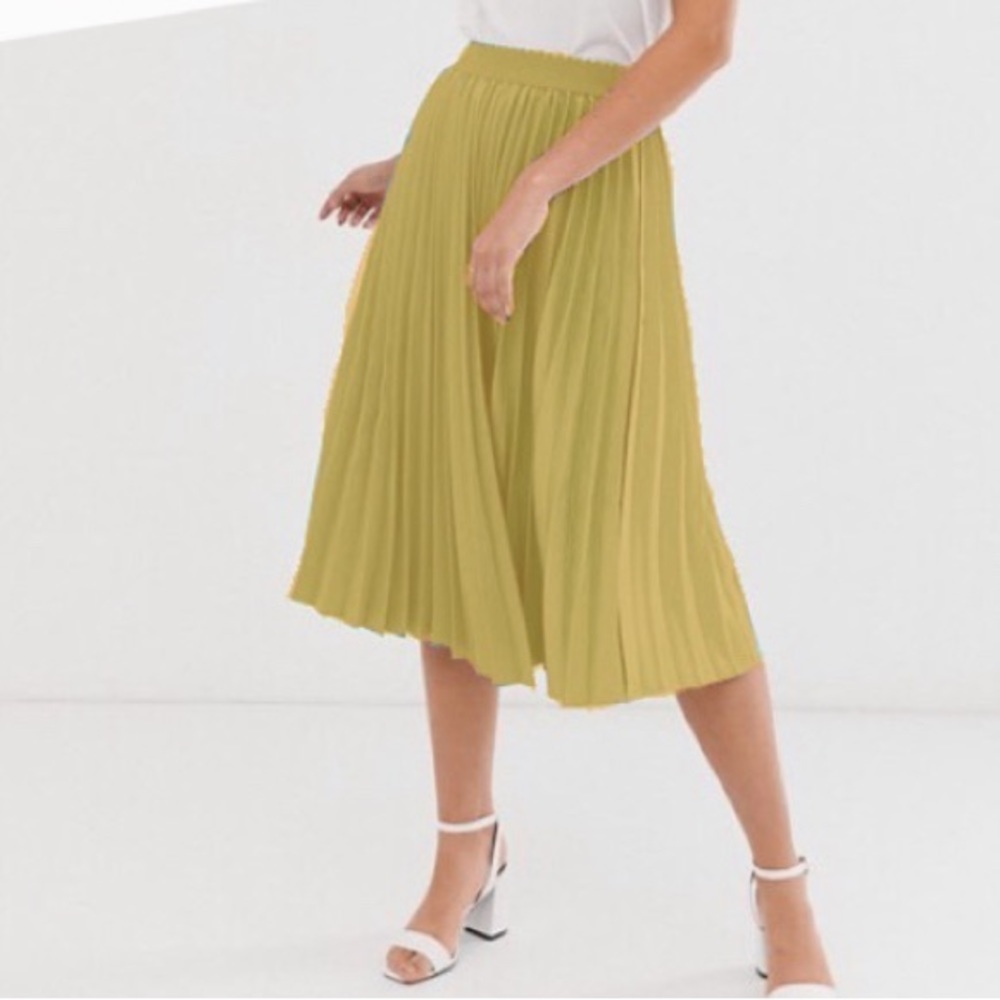 Anthropologie “Sadie and Love” pleated skirt in goldenrod